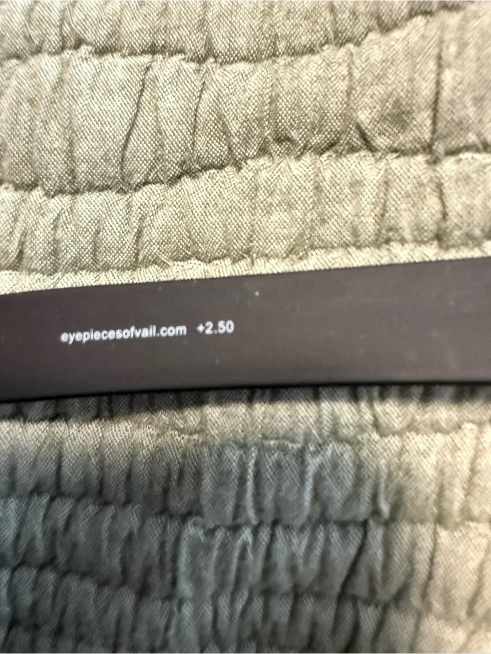 Sleek Black Smart Reading Glasses with Integrated Temples 2.50